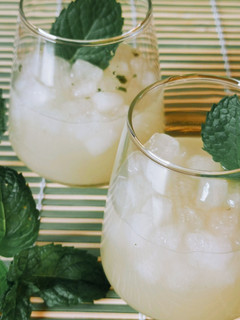 Foto principal de Refresco de lima-limón, hierbabuena y jengibre (con Thermomix)