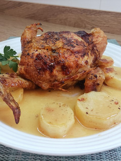 Una foto de Pollo picantón relleno