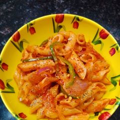 A picture of Red sauce pasta.