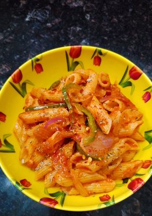 A picture of Red sauce pasta.