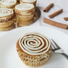 A picture of Cinnamon Roll Cheesecake.