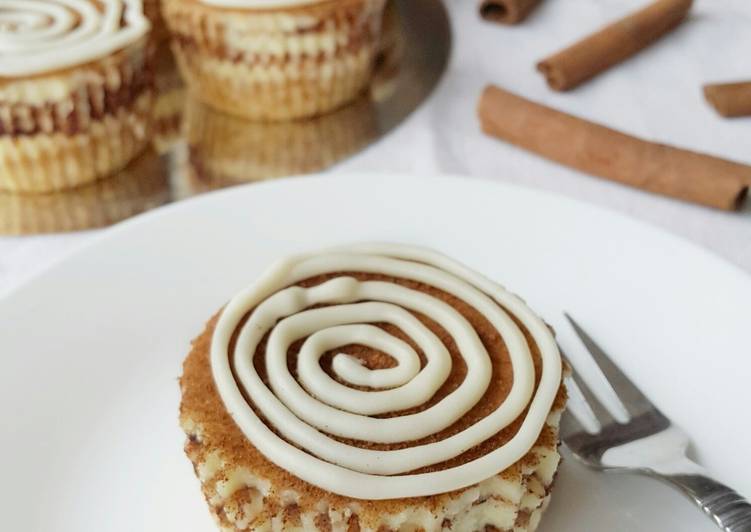 Simple Way to Prepare Super Quick Homemade Cinnamon Roll Cheesecake