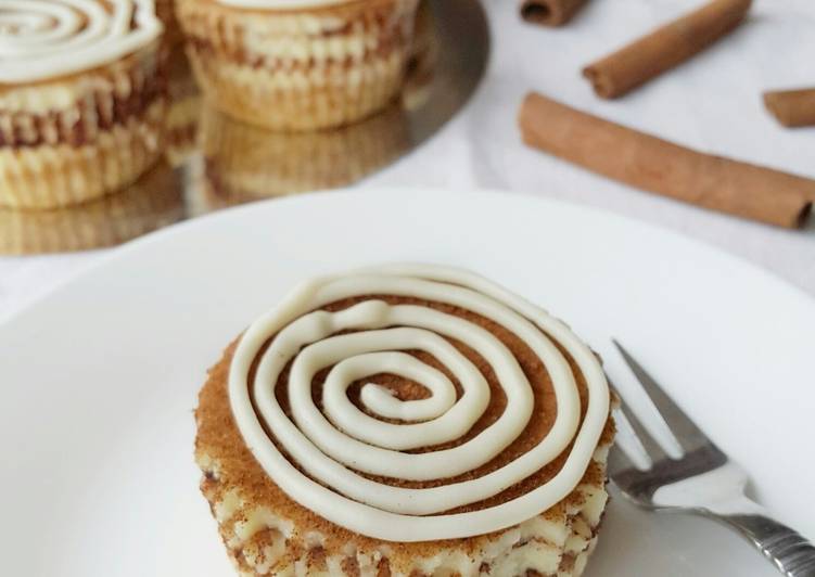 Recipe of Appetizing Cinnamon Roll Cheesecake