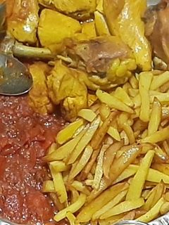 عکسی از دستور مرغ و سیب زمینی سرخ کرده با برنج