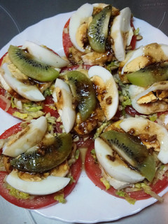 Una foto de Ensalada de tomate y mozzarella