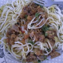 A picture of Chicken khaoosay.