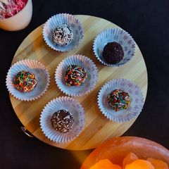 A picture of Chocolate truffles 🇫🇷🇫🇷.
