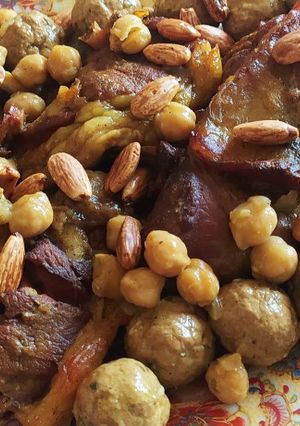 Une photo de Tajine de viande d'agneau à l'ail 🍽️😋