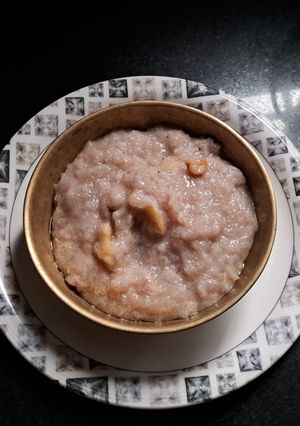 A picture of Red Chivda kheer.