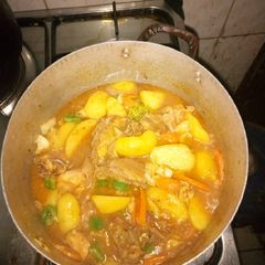 A picture of Chicken and Irish Potatoes porridge.