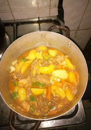 A picture of Chicken and Irish Potatoes porridge.