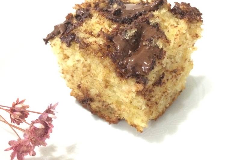 Bolo rápido de banana com chocolate