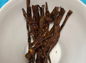 Una foto de Cáscaras de pepino en air fryer