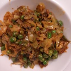 A picture of Cabbage with peas.