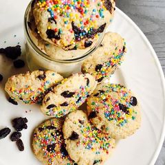 A picture of Crispy Fruit Cookies.