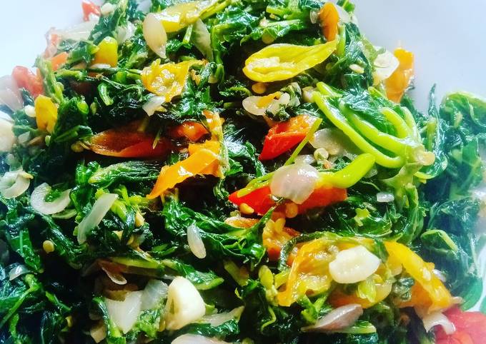 Resep Oseng daun pepaya daun ubi yang Bisa Manjain Lidah