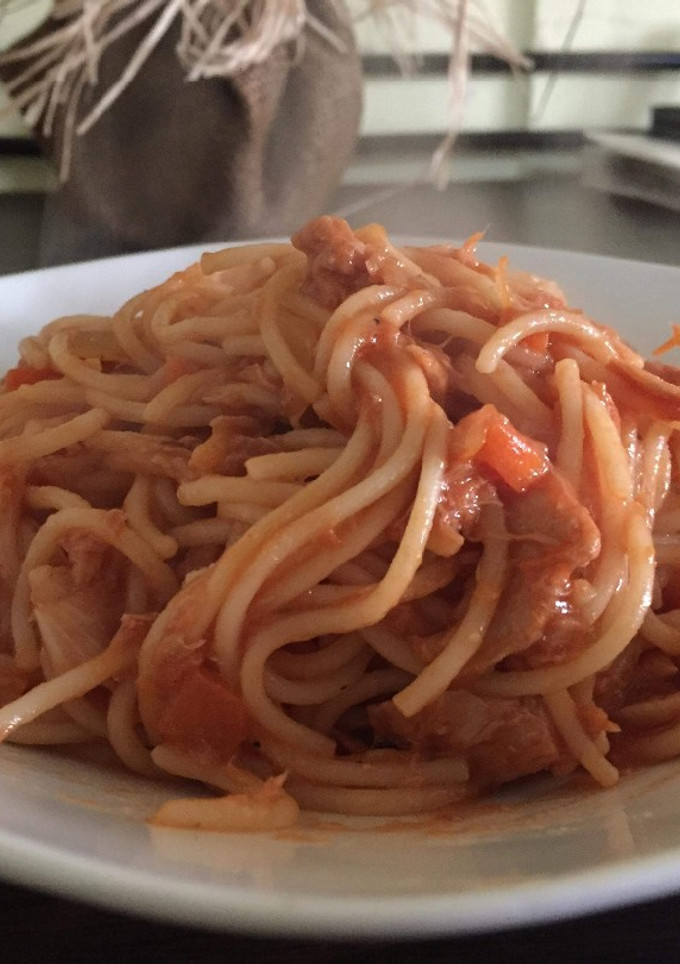 Una foto de Fideos con salsa de atún