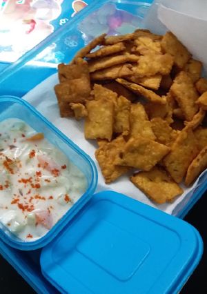 A picture of Daal crispies.