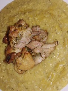 Vöröslencse főzelék sült csirkecomb-al recept fotója