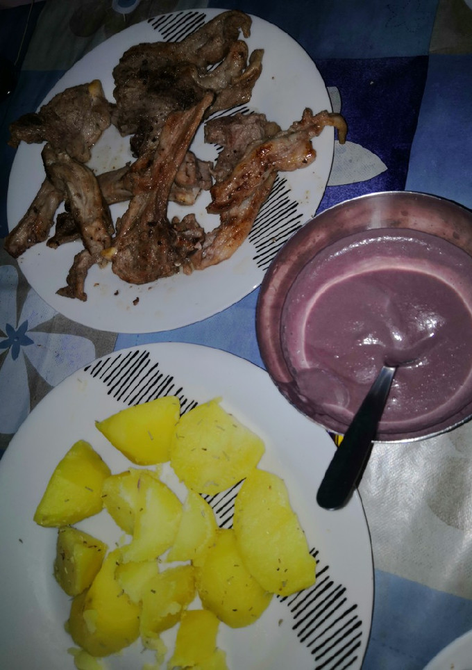 Una foto de Costillas de cordero con patatas