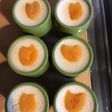 Crèmes aux œufs vanille et abricots secs