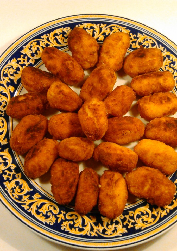 Una foto de Croquetas de pollo y huevo duro