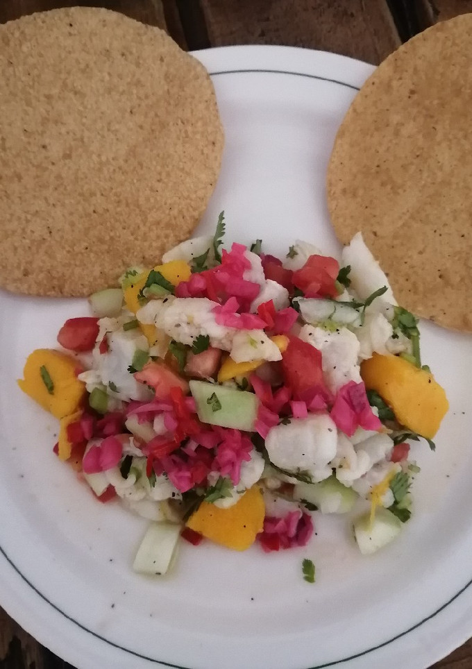 Una foto de Ceviche de pescado con mango