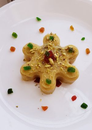 શક્કરિયા નો શીરો(shakkariya shiro recipe in gujarati) રેસીપી મુખ્ય ફોટો