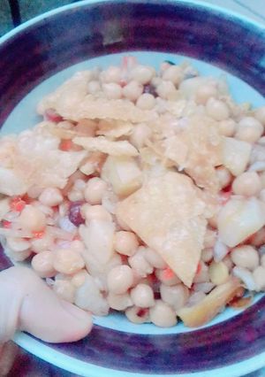 A picture of Chana chat.