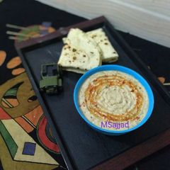 A picture of Hummus.
