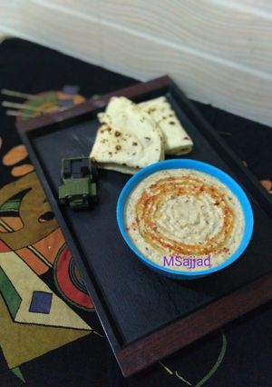 A picture of Hummus.