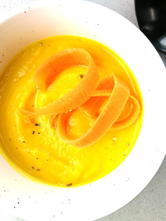 Una foto de Crema de zanahoria con curry