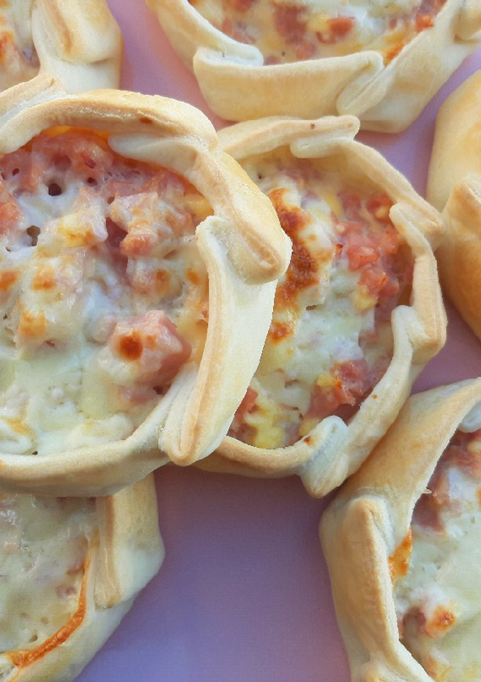 Una foto de Canastitas de jamón y queso 🧀