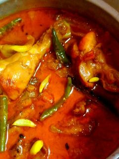 মুরগির লাল ঝোল(Moorgir laal jhol recipe in Bengali) রেসিপির প্রধান ছবি