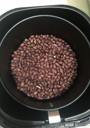 Hình của món Lạc (Đậu phộng) rang giòn chảo chiên không dầu.