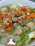 Sop sayuran bakso