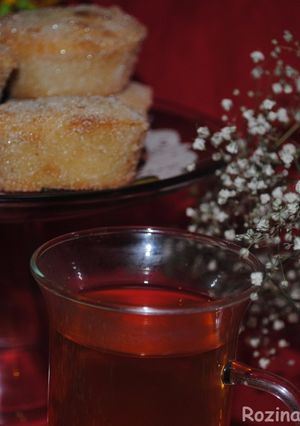 A picture of Butter-raisins donuts muffins.