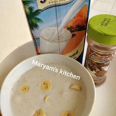 Kunun milk and banana A picture of Kunun milk and banana.
