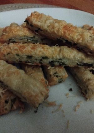 Medvehagymás sajtosrúd recept fotója