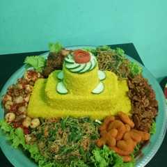 Nasi tumpeng homemade রেসিপির প্রধান ছবি