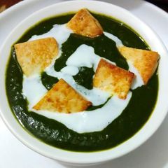 A picture of Palak Paneer.