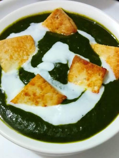 A picture of Palak Paneer.