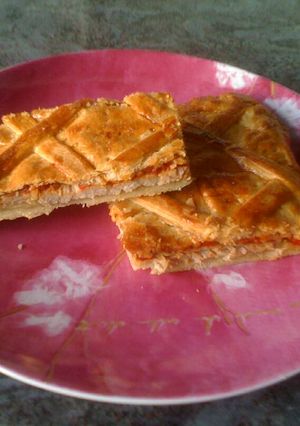 Una foto de Empanada de lomo de cerdo con pimientos