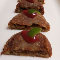 A picture of Fried Kidney Beans Fox Nut Potato Pockets.