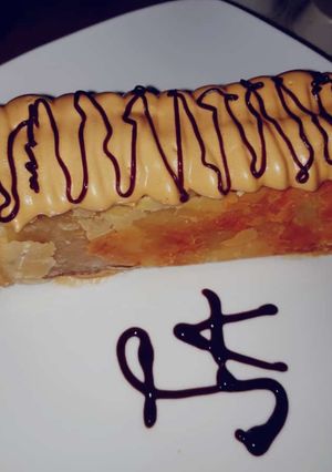Una foto de Hojaldre con crema de café y ron
