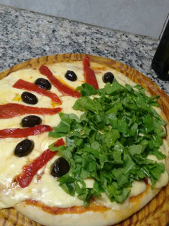 Una foto de Pizza casera fácil y rica