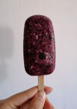 Una foto de Helado de arándanos crema