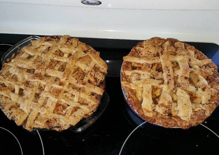 Simple Way to Prepare Speedy Cinnamon Roll Apple Pie