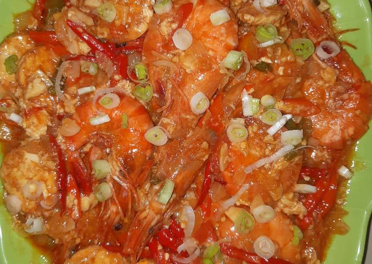 Cara Gampang Menyiapkan Udang Asam Manis Pedas yang Enak