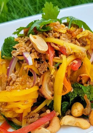 Mango Salad with Dried Shrimp রেসিপির প্রধান ছবি